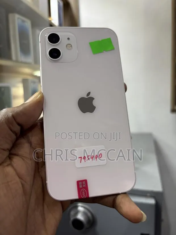 Apple iPhone 12 128 GB White · Photo 1