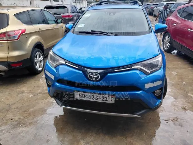 Toyota RAV4 2017 Blue · Photo 1
