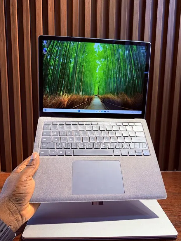 Laptop Microsoft Surface Laptop 5 8GB Intel Core i5 SSD 256GB · Photo 1