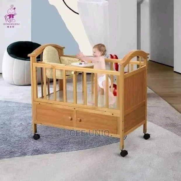 2 in 1 Baby Wooden Cot · Photo 1