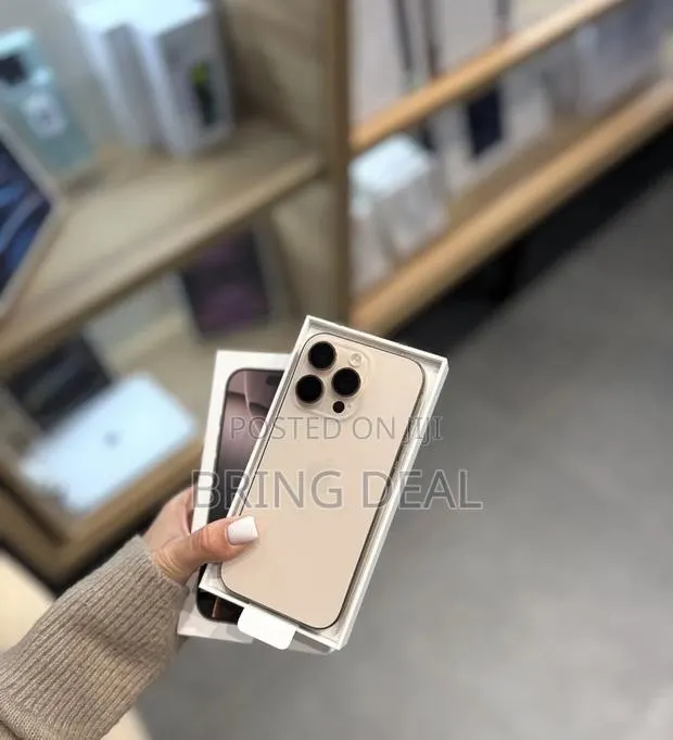 Apple iPhone 16 Pro Max 512 GB Gold · Photo 1