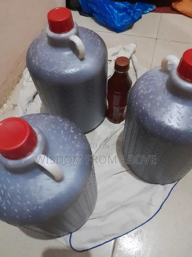 Village Bees Honey From Kwahu It's Pure We Sizes and Prices · Photo 1