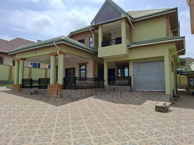 6bdrm House in Santasi Kokoben, Kumasi Metropolitan for rent · Photo 1