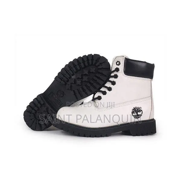 Black N White Timberland · Photo 1