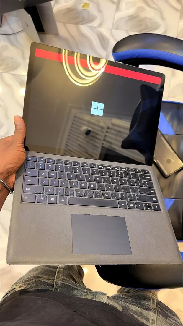 Laptop Microsoft Surface Laptop 8GB Intel Core i5 SSD 256GB · Photo 1