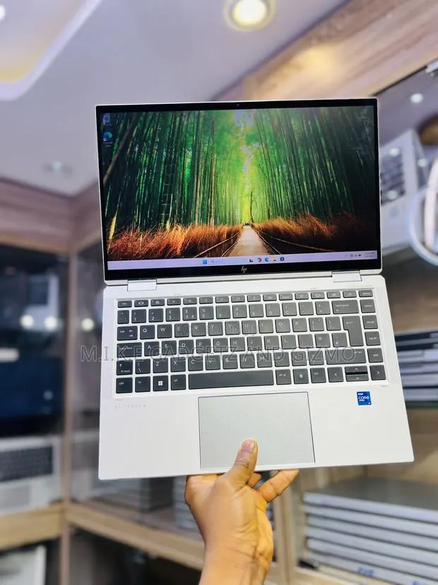 Laptop HP EliteBook 1040 G8 32GB Intel Core i7 SSD 512GB · Photo 1