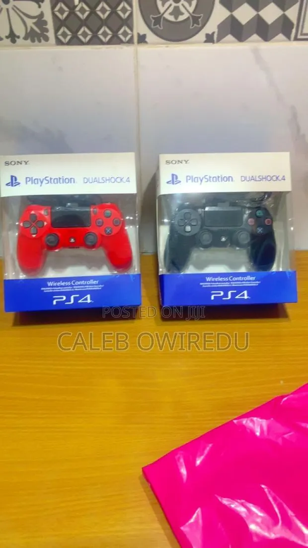 Ps4 Controllers · Photo 1