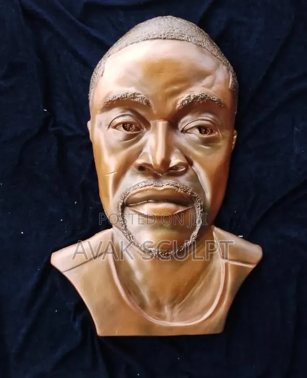 Relief Portrait Bust · Photo 1