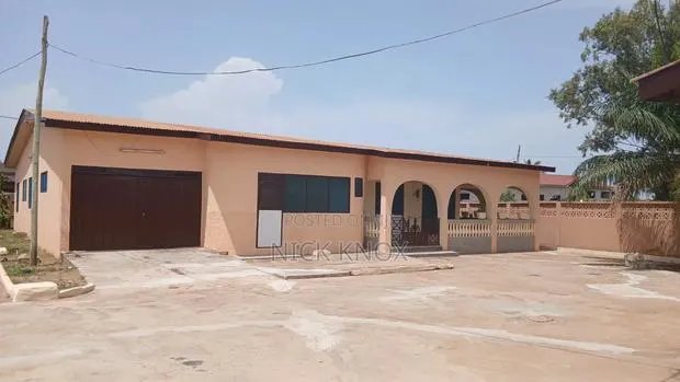 5bdrm Apartment in Teshie Nungua, Addogonno for rent · Photo 1