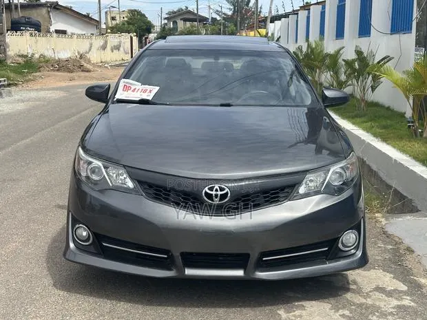 Toyota Camry SE Sport 4dr Sedan (2.5L 4cyl 6A) 2014 Gray · Photo 1
