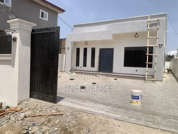 3bdrm House in Palace Mall Area, Spintex for sale · Photo 1