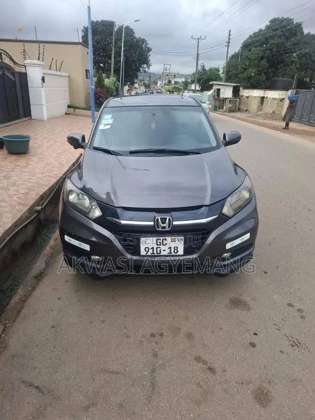 Honda HR-V 4dr SUV (1.5L 4cyl CVT) 2016 Gray · Photo 1