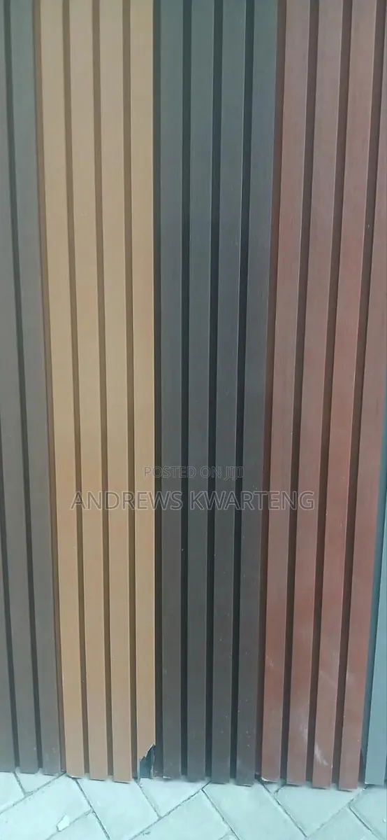 Exterior Panels · Photo 1
