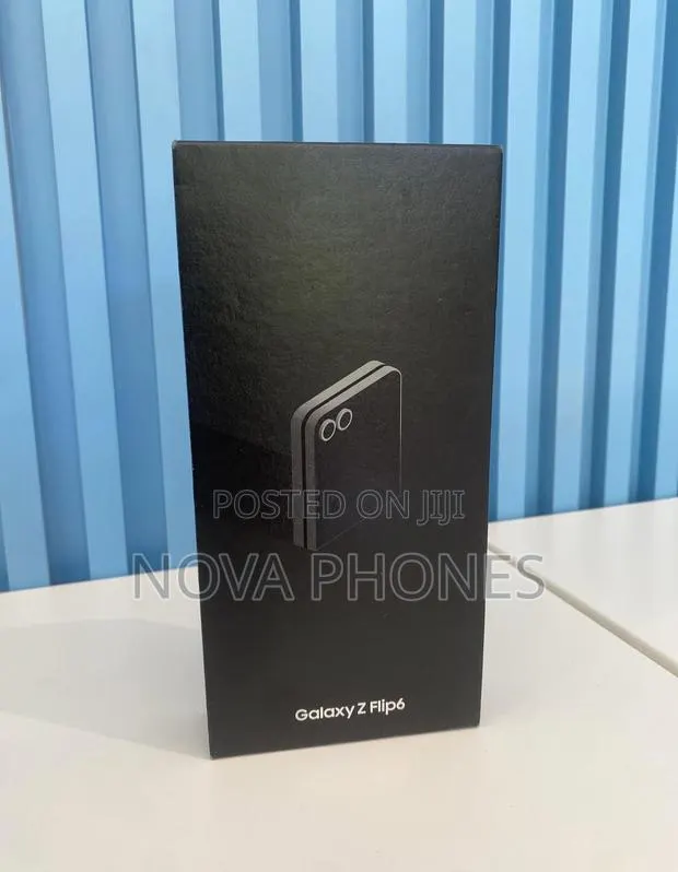 New Samsung Galaxy Z Flip6 256 GB · Photo 1