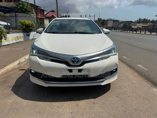 Toyota Corolla SE (1.8L 4cyl 2A) 2019 White · Photo 1