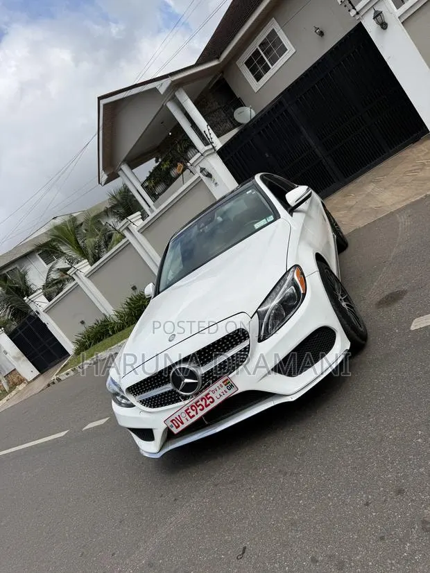Mercedes-Benz C300 Luxury 4Matic Sedan AWD (2.0L 4cyl 7A) 2016 White · Photo 1