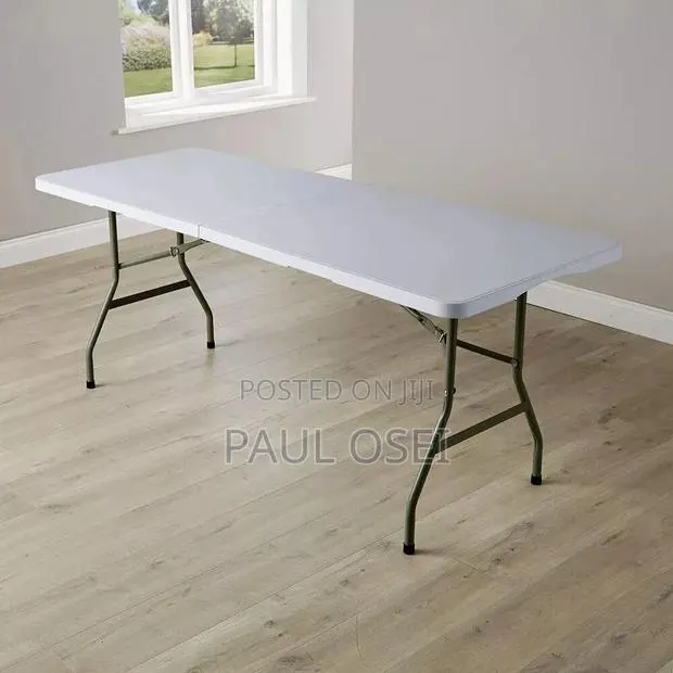 8 Sitter Folding Table · Photo 1