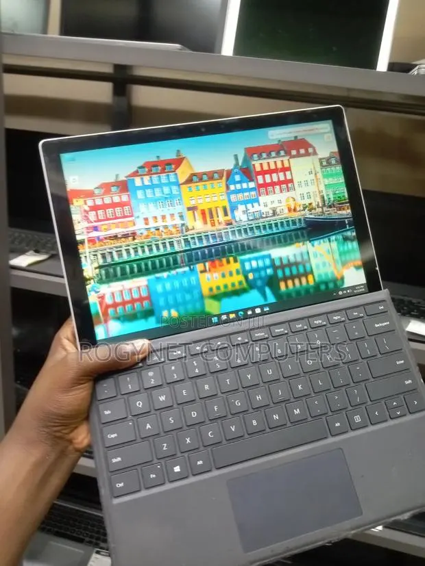 Laptop Microsoft Surface Pro 5 8GB Intel Core i7 SSD 256GB · Photo 1