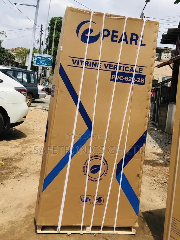 Pearl PVC-622-2B Glass Doubledoor Display · Photo 1