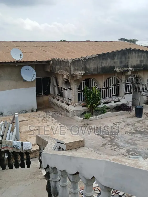 7bdrm House in Ansah Estate Limited, Kumasi Metropolitan for sale · Photo 1