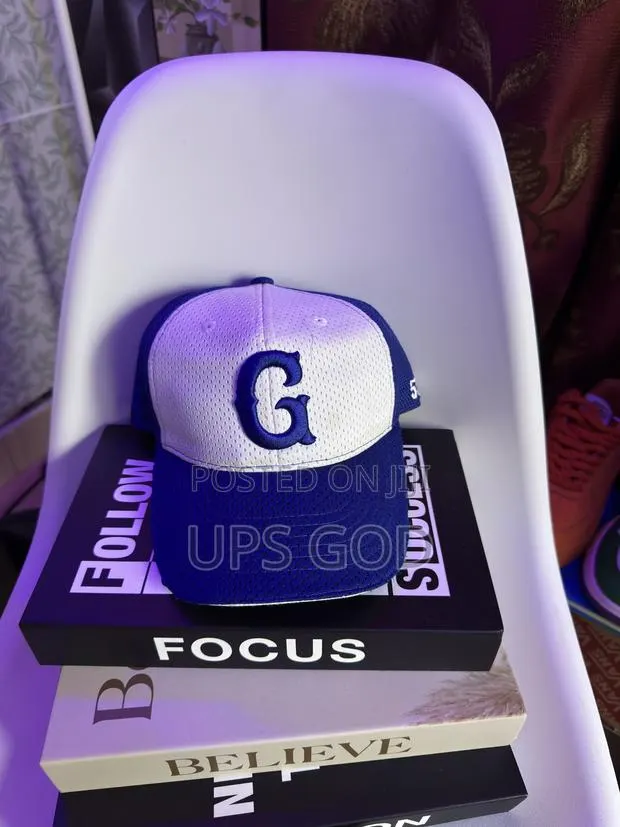 Thrift Fitted Cap · Photo 1