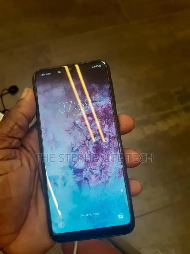 Samsung Galaxy A20e 32 GB Black · Photo 1
