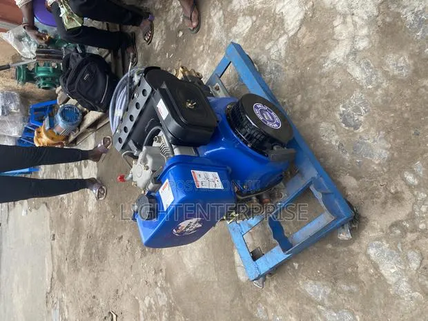 Complete Pressure Pump With Gasoline Engine · Photo 1