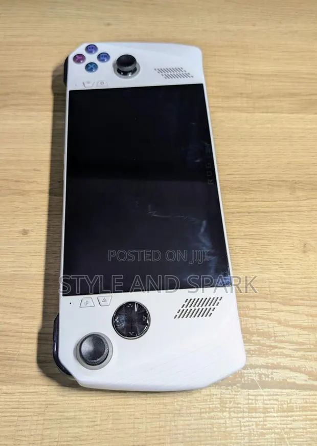 ASUS Rog Ally Z1 Xtreme 2tb SSD With Portable Screen · Photo 1