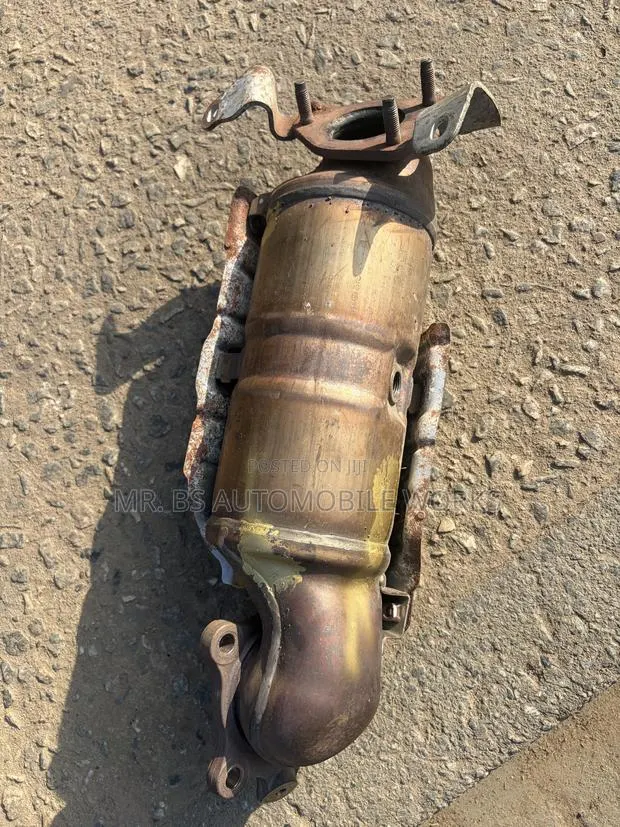 Honda Civic OEM Catalyst Converter 2016 to 2021 · Photo 1