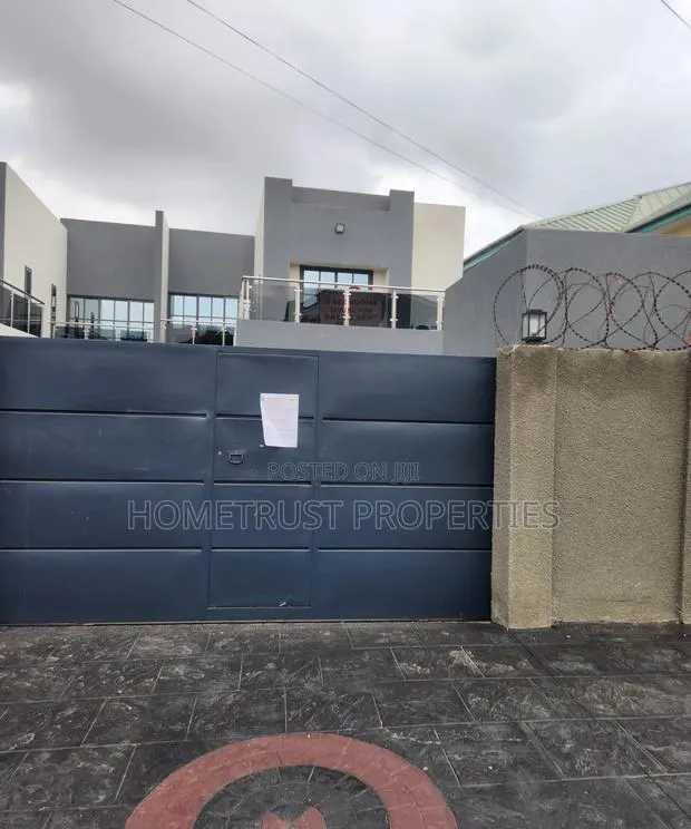 6bdrm Duplex in Ashongman Bank Of, Kwabenya for rent · Photo 1