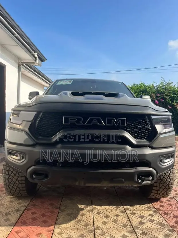 Dodge RAM 2023 Gray · Photo 1