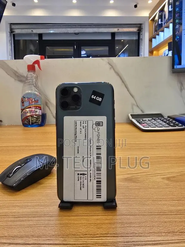 Apple iPhone 11 Pro 64 GB Gray · Photo 1