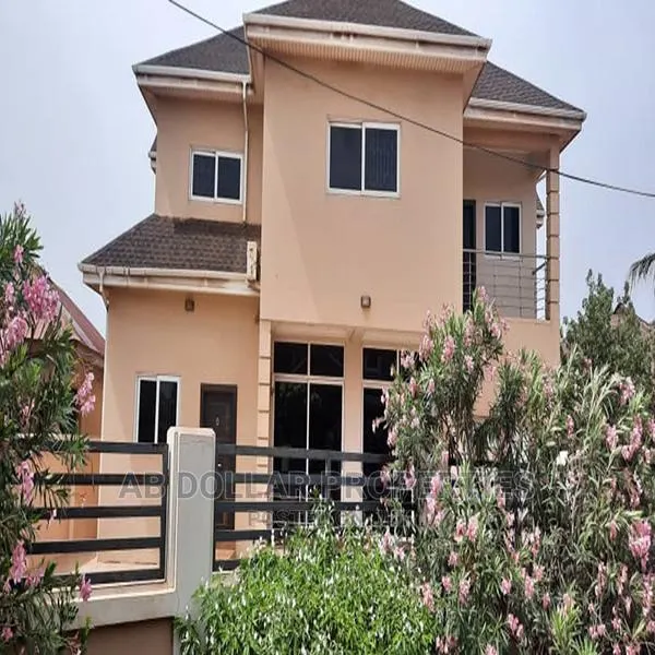 5 Bedroom House for Rent · Photo 1