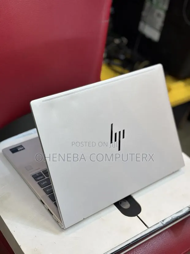 Laptop HP EliteBook 840 G11 8GB Intel Core Ultra 5 SSD 256GB · Photo 1