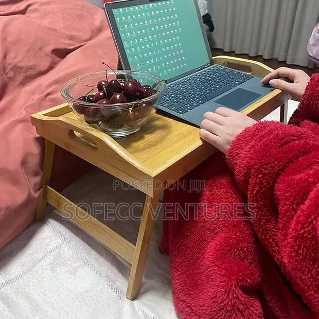 Folding Small Table · Photo 1