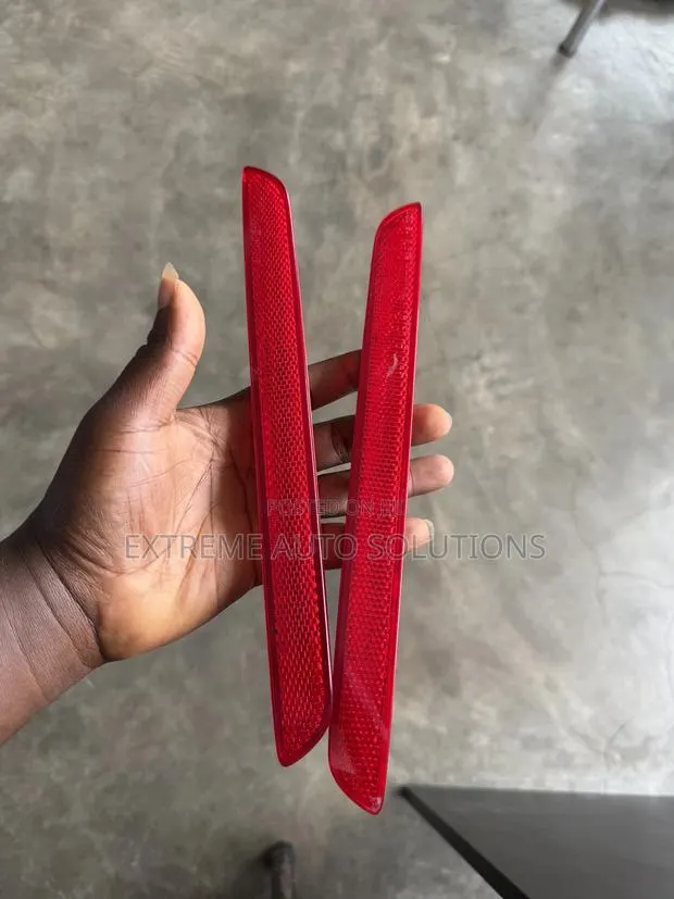 Honda Civic 2023 2024 2025 Back Bumper Reflector · Photo 1