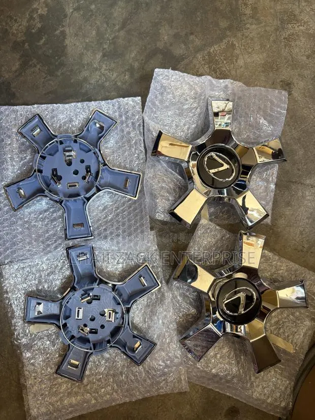 Original Lexus Alloy Rim Cover · Photo 1