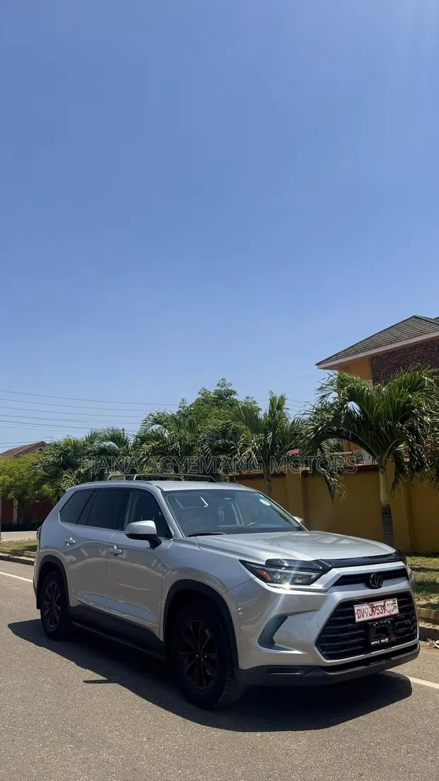 Toyota Highlander XLE AWD 2024 Silver