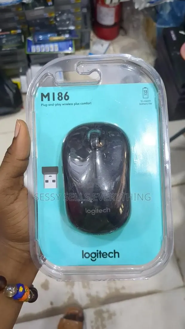 Logitech M186 Wireless Mouse · Photo 1