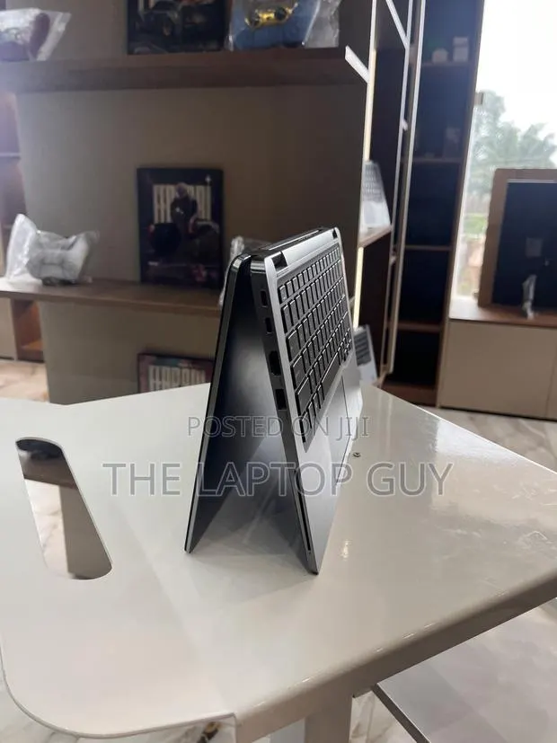 Laptop Dell Latitude 7400 2-in-1 16GB Intel Core i7 SSD 256GB · Photo 1