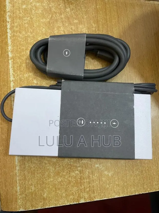 Gen3 Router Power Adapter · Photo 1
