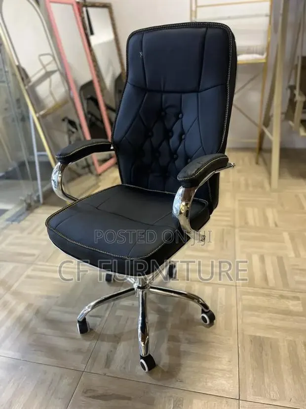 High Back Executive Office Chair · Photo 1