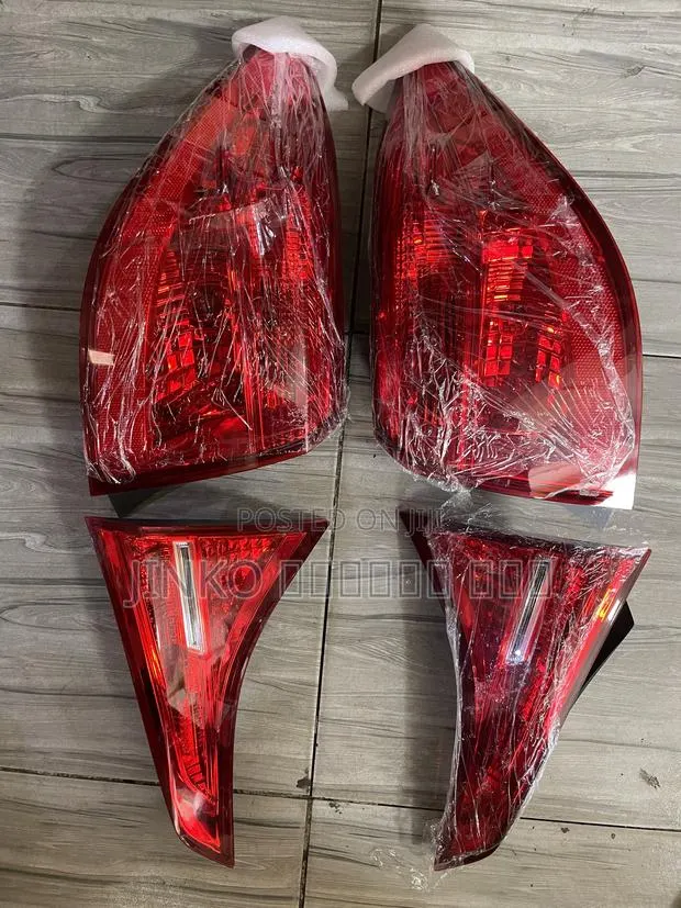 Toyota Corolla 2017-2019 Taillight Sport Set · Photo 1