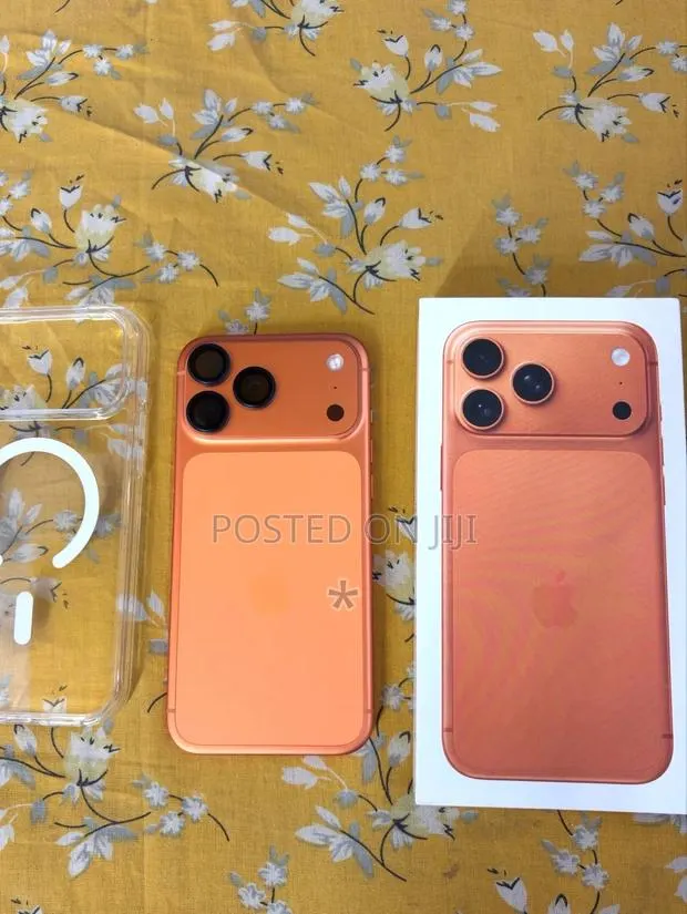 Apple iPhone 17 Pro Max 512 GB Orange · Photo 1