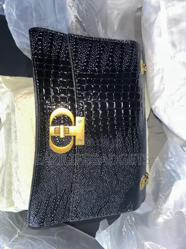 Croc-Embossed Crosdbody Bag · Photo 2