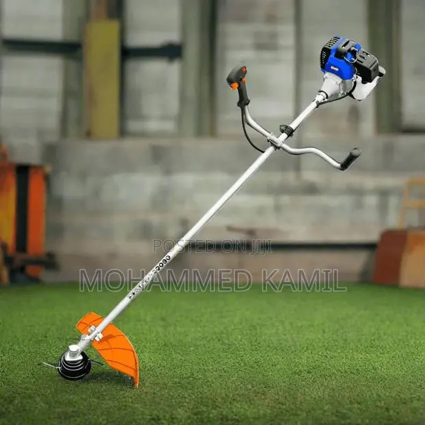 Professional Grass Cutting Lawn Care Services · Photo 2