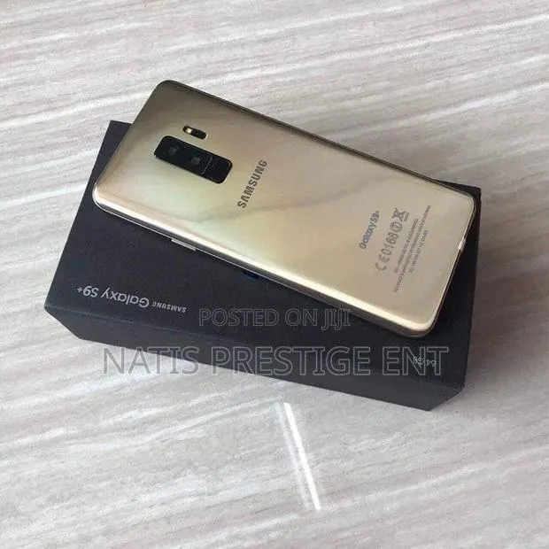 New Samsung Galaxy S9 Plus 64 GB Gold · Photo 1