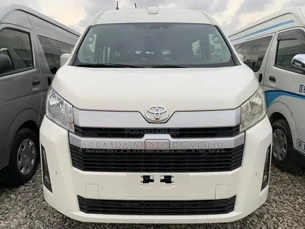 Toyota GranAce 2021 White · Photo 1