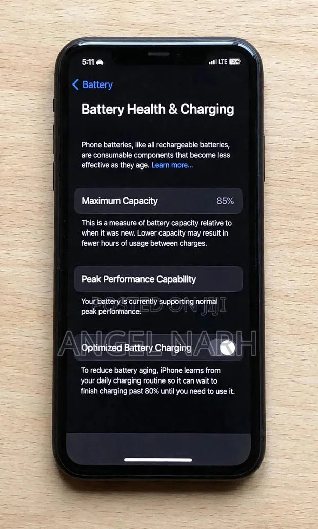 Apple iPhone XR 128 GB Black · Photo 1