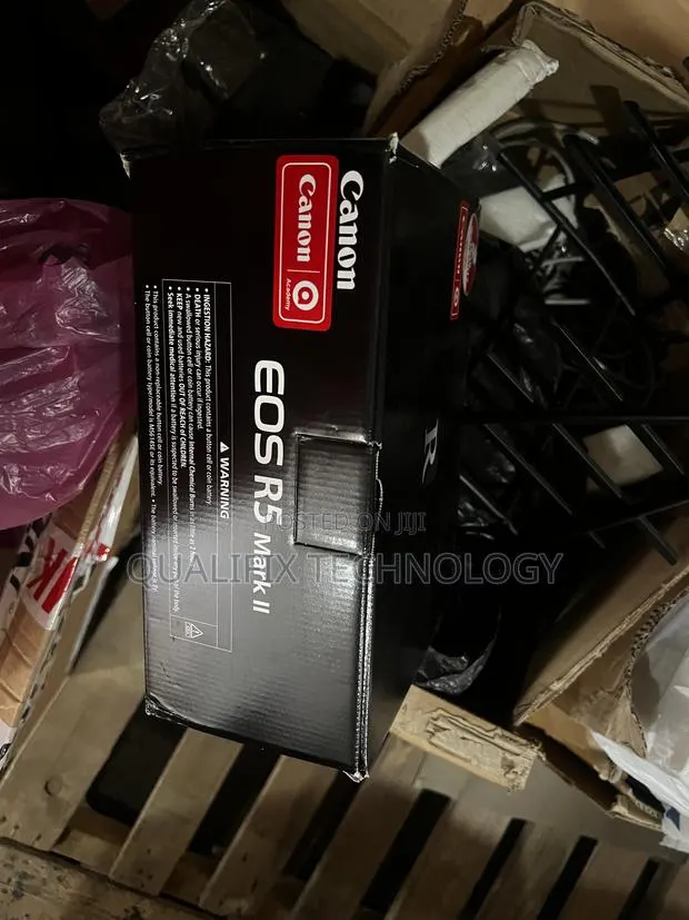 Canon Camera · Photo 1